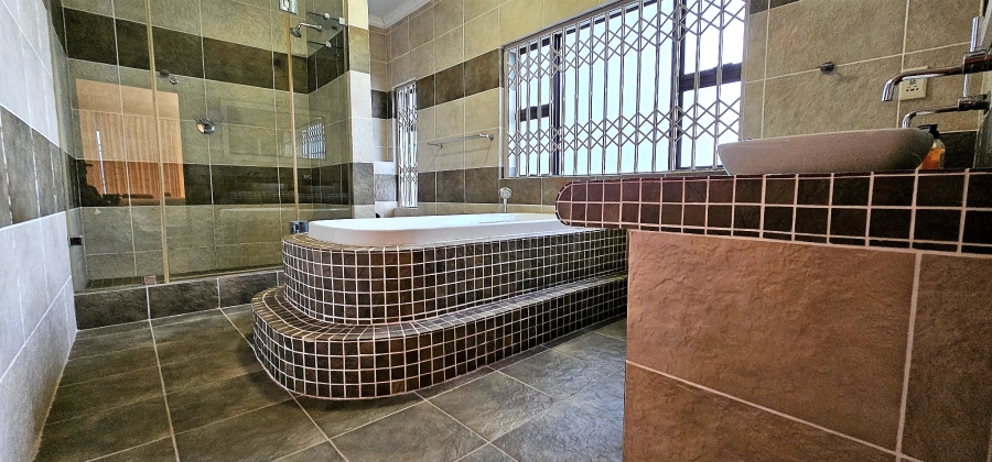 7 Bedroom Property for Sale in Myburgh Park Western Cape